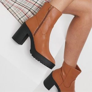 London Rebel Chunky Platform Ankle Boot in Tan